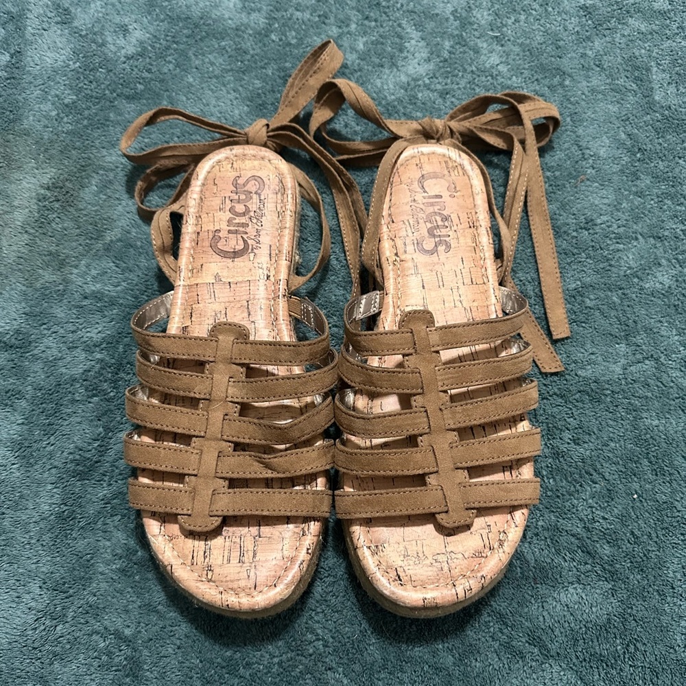 Circus Sam Edelman Strappy Sandals 8